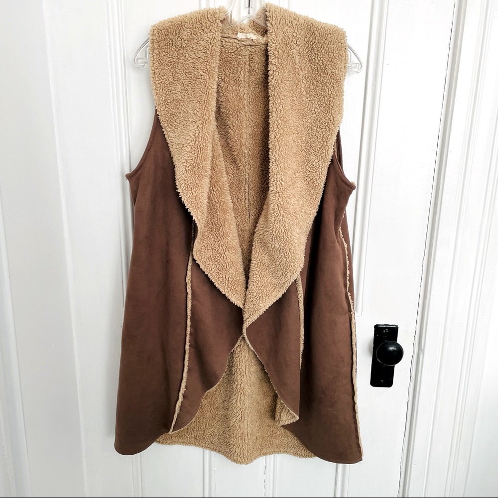 My stree long sherpa vest size large